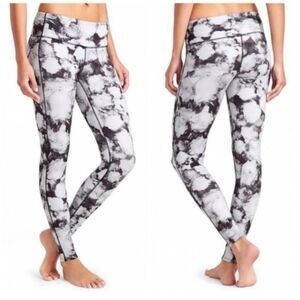Athleta Black & White Floral Rose Print High-Waisted Leggings Tights | Size: XS